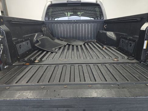 Used 2018 Toyota Tacoma SR5 image 17