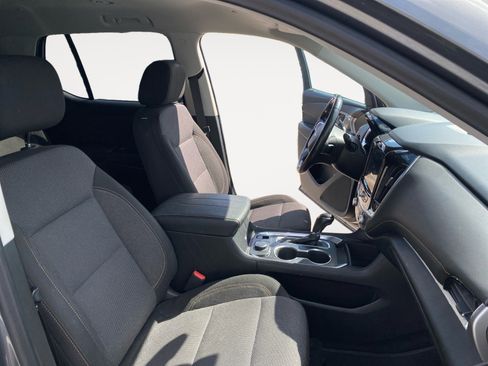Used 2020 Chevrolet Traverse LT FWD image 17