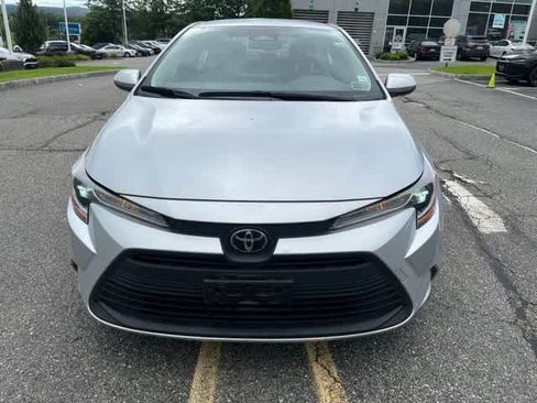 Used 2023 Toyota Corolla LE FWD image 2