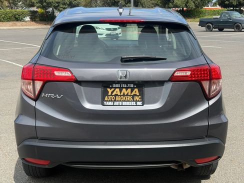 Used 2017 Honda HR-V LX image 4
