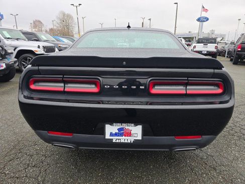 Used 2017 Dodge Challenger SXT w/ Sound Group image 4
