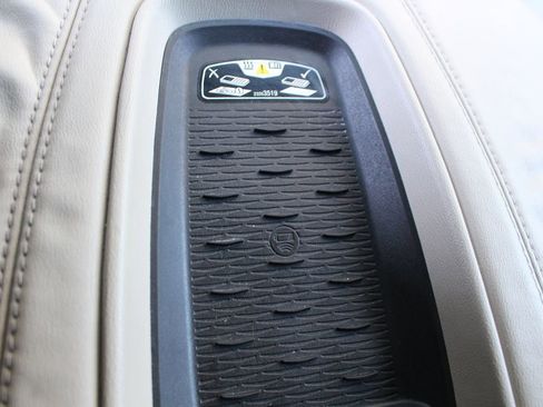 Used 2015 Cadillac Escalade ESV Premium image 59