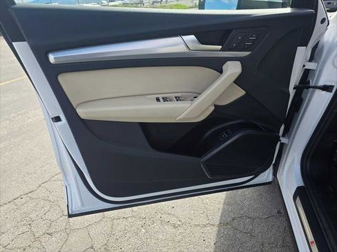 Certified 2025 Audi Q5 2.0T Premium w/ Convenience Plus Package image 23
