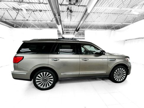 Used 2018 Lincoln Navigator Reserve w/ Technology Package AWD/4WD image 7