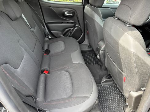 Used 2019 Jeep Renegade Trailhawk image 20