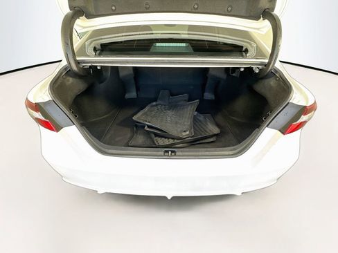 Used 2021 Toyota Camry SE FWD image 36