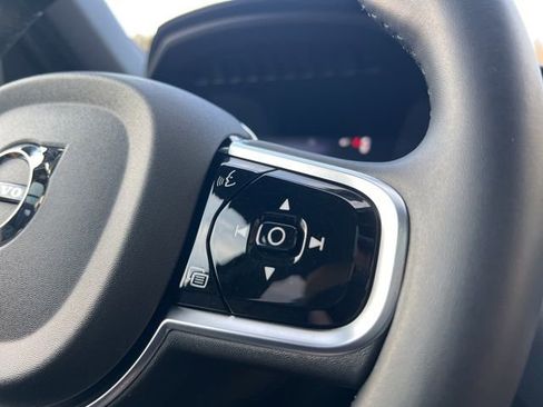 Certified 2025 Volvo XC90 B6 Ultra image 33