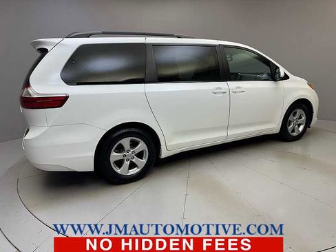 Used 2017 Toyota Sienna LE FWD image 5