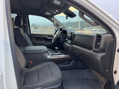 Used 2023 Chevrolet Silverado 1500 LT Trail Boss w/ Protection Package image 9