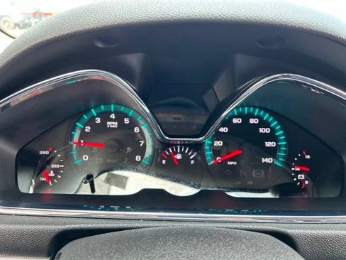 Used 2015 Chevrolet Traverse LT w/ Style and Technology Package FWD image 9