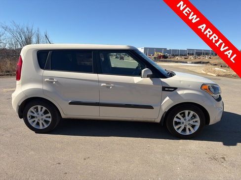 Used 2013 Kia Soul image 2