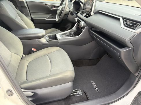 Certified 2025 Toyota RAV4 XLE FWD image 23