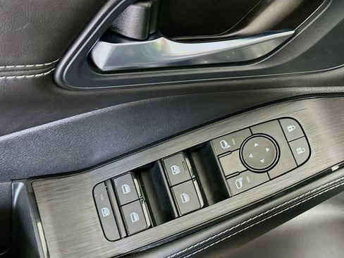 Used 2023 Nissan Rogue SV w/ SV Premium B Package image 15