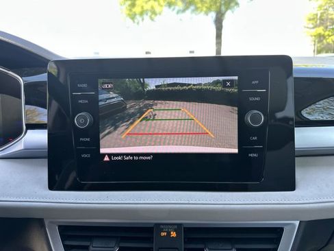 New 2026 Volkswagen Taos SE image 24