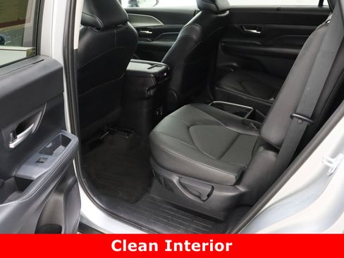 Certified 2025 Toyota Grand Highlander AWD image 28