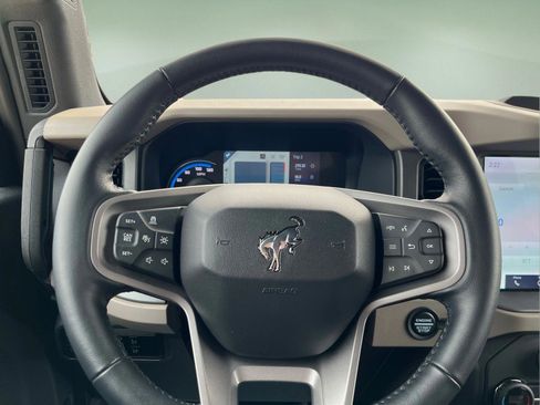 Used 2024 Ford Bronco Wildtrak image 15