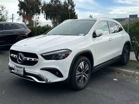 Used 2025 Mercedes-Benz GLA 250 4MATIC image 2
