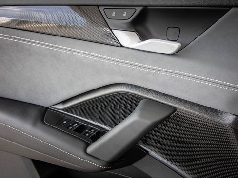 New 2026 Volkswagen Tiguan SE FWD image 23