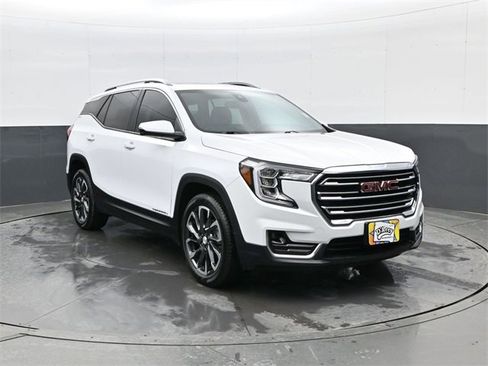 Used 2024 GMC Terrain SLT image 3