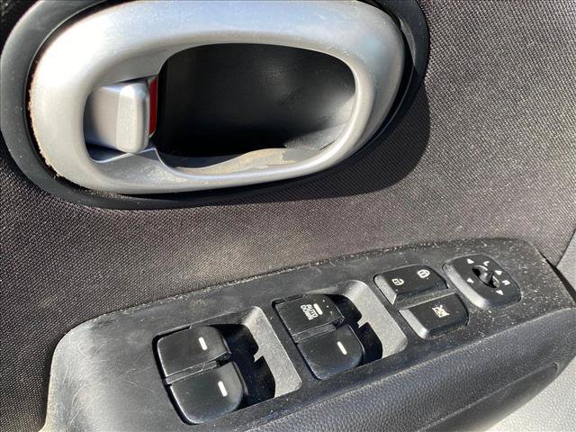 Used 2016 Kia Soul FWD image 6