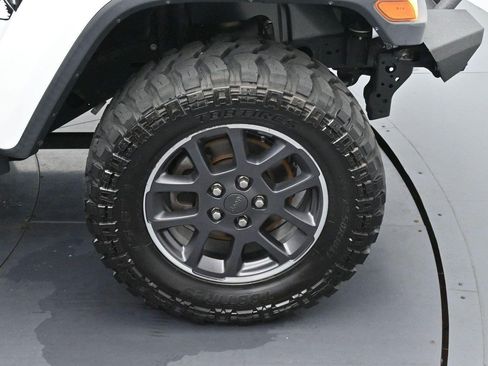 Used 2020 Jeep Gladiator Overland w/ Popular Equipment Package AWD/4WD image 31