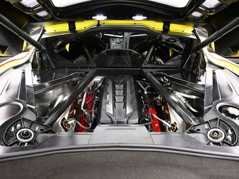 Used 2024 Chevrolet Corvette Stingray Coupe w/ Z51 Performance Package RWD image 29