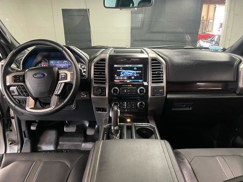Used 2015 Ford F150 Platinum image 14