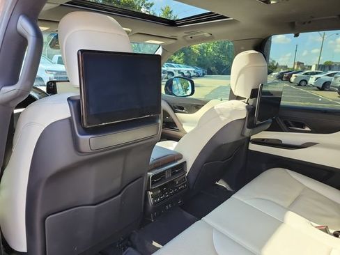 Used 2023 Lexus LX 600 4WD w/ Appearance Package image 30