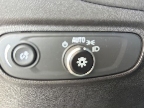 Used 2023 Chevrolet Equinox LT AWD/4WD image 25