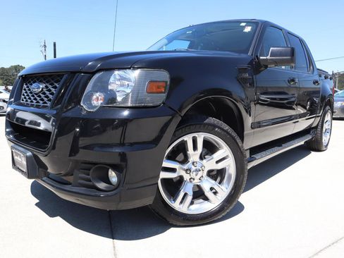Used 2010 Ford Explorer Sport Trac Limited image 2