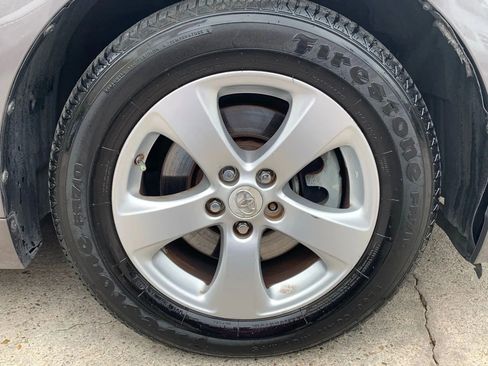 Used 2011 Toyota Sienna LE image 32