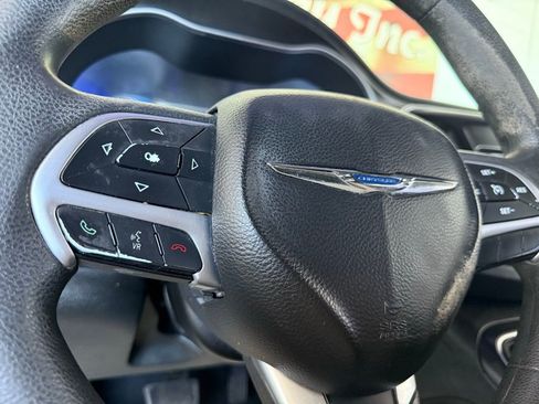 Used 2015 Chrysler 200 Limited image 26