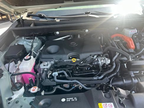 Used 2022 Toyota RAV4 XLE Premium AWD/4WD image 42