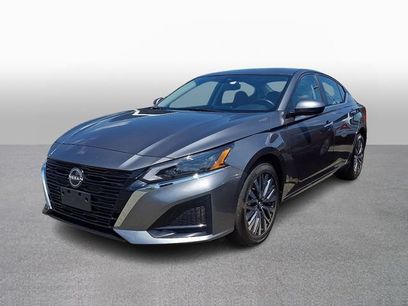 Used 2023 Nissan Altima 2.5 SV