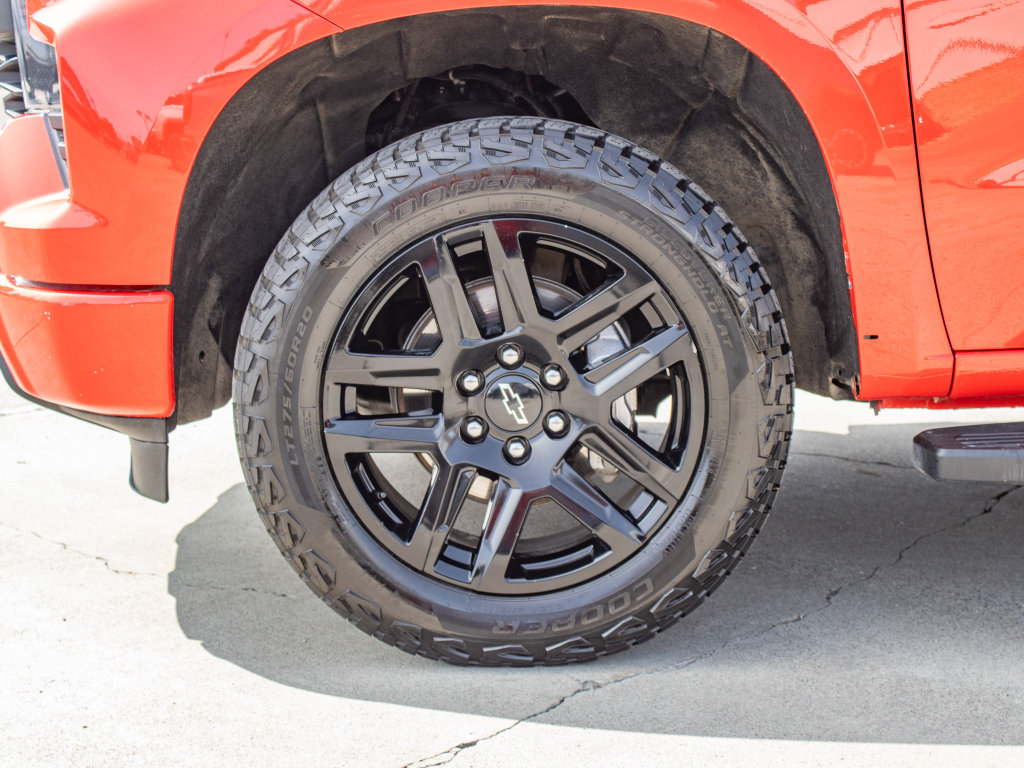 Used 2024 Chevrolet Silverado 1500 Custom w/ LPO, Dark Essentials Package AWD/4WD image 5
