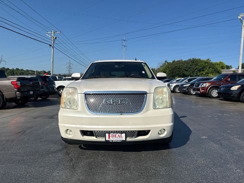 Used 2011 GMC Yukon XL Denali AWD/4WD image 2