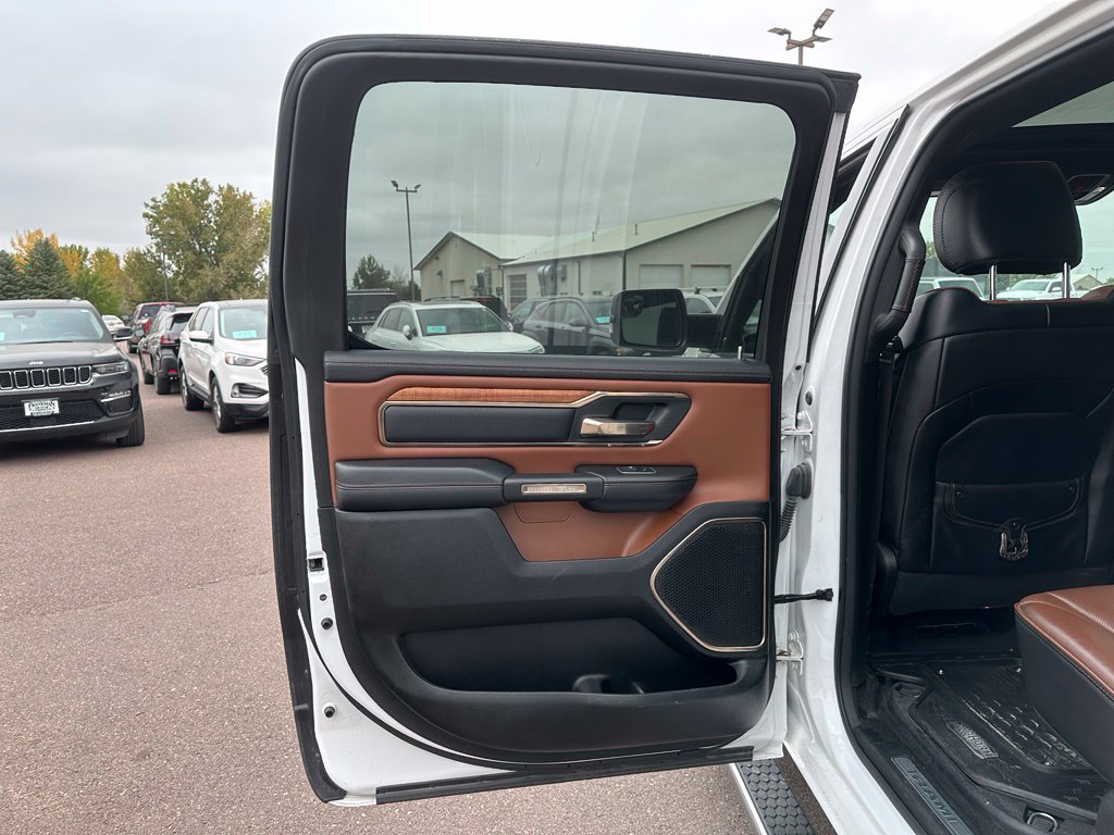 Used 2022 RAM 1500 Limited w/ Body-Colour Bumper Group AWD/4WD image 21