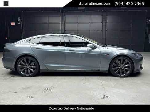 Used 2013 Tesla Model S Performance image 7