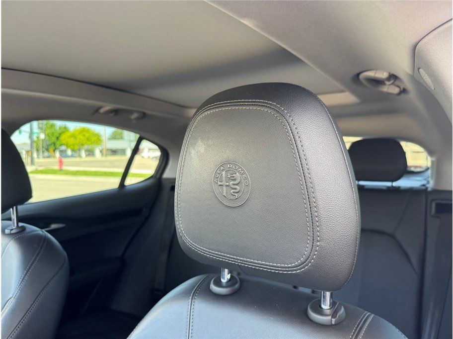 Used 2020 Alfa Romeo Stelvio Sport w/ Quick Order Package 22J Sport AWD/4WD image 39