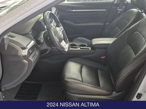 Used 2024 Nissan Altima 2.5 SR w/ SR Premium Package FWD image 12