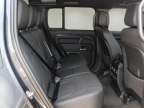 New 2025 Land Rover Defender 110 S image 17