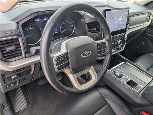 Used 2022 Ford Expedition XLT RWD image 10