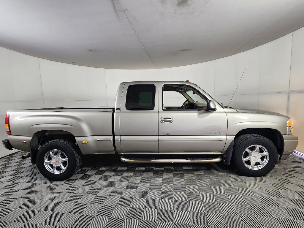 Used 2002 GMC Sierra 1500 Denali AWD/4WD image 8