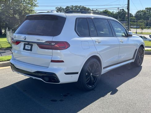 Used 2022 BMW X7 xDrive40i w/ M Sport Package AWD/4WD image 10