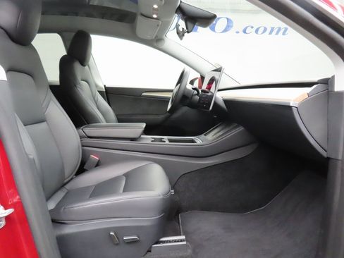 Used 2024 Tesla Model Y Long Range image 24