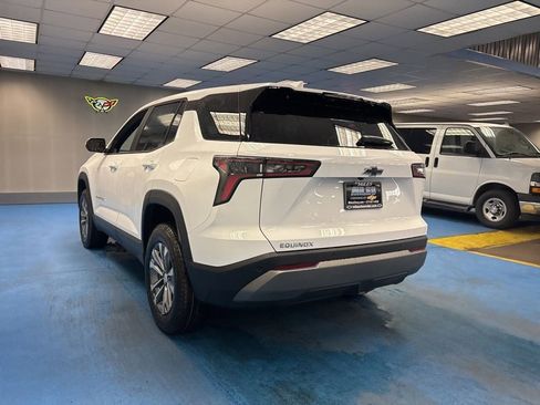 New 2026 Chevrolet Equinox LT FWD image 9