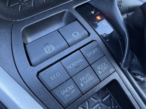 Certified 2022 Toyota RAV4 XLE w/ Convenience Package image 28