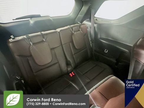 Used 2024 Ford Explorer Platinum w/ Technology Package AWD/4WD image 32