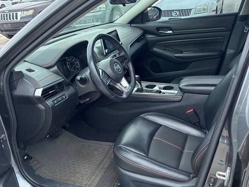 Used 2021 Nissan Altima 2.5 SR w/ SR Premium Package AWD/4WD image 3