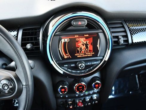 Used 2018 MINI Cooper S image 64